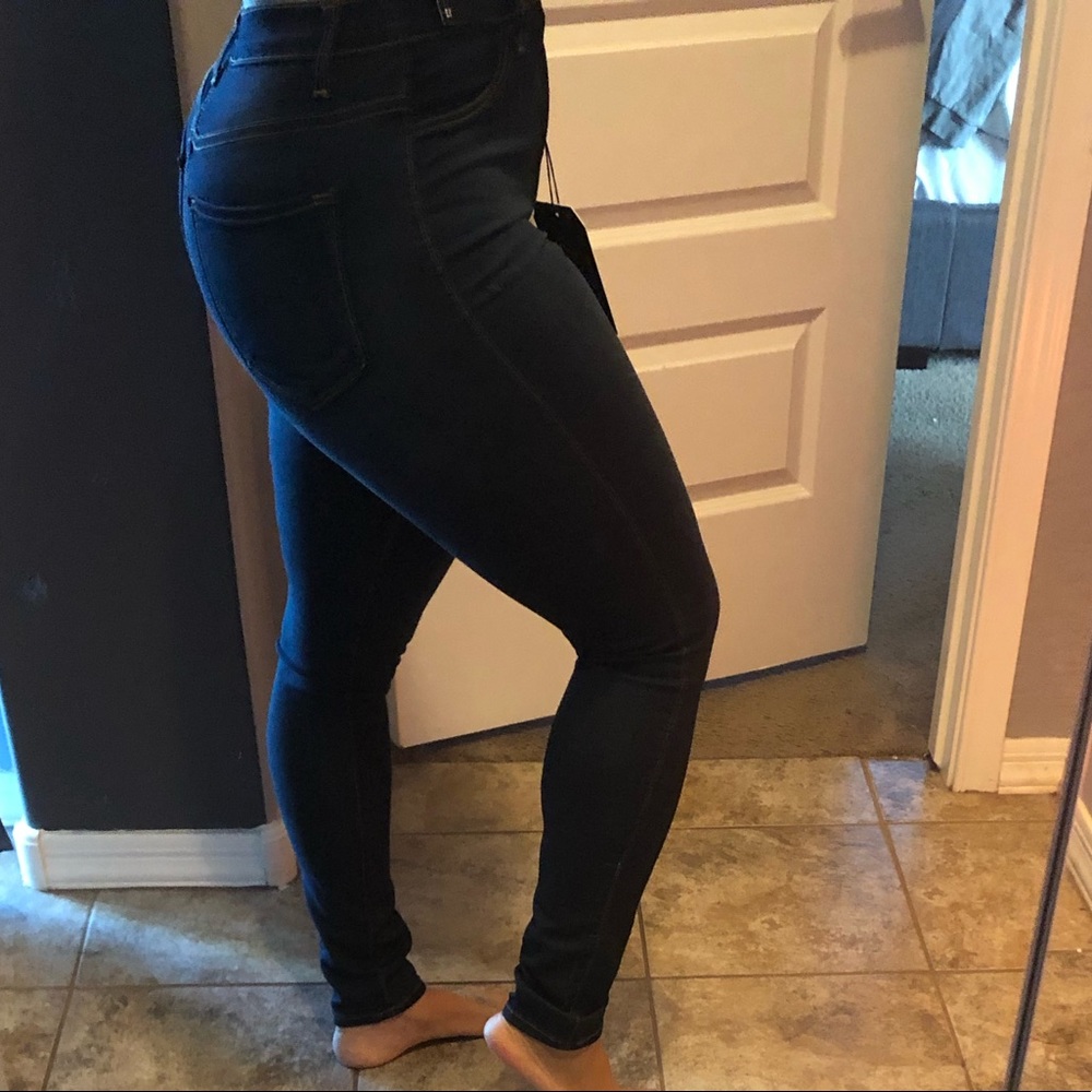 Semi-High Waist Booty Lifting Skinny Jeans